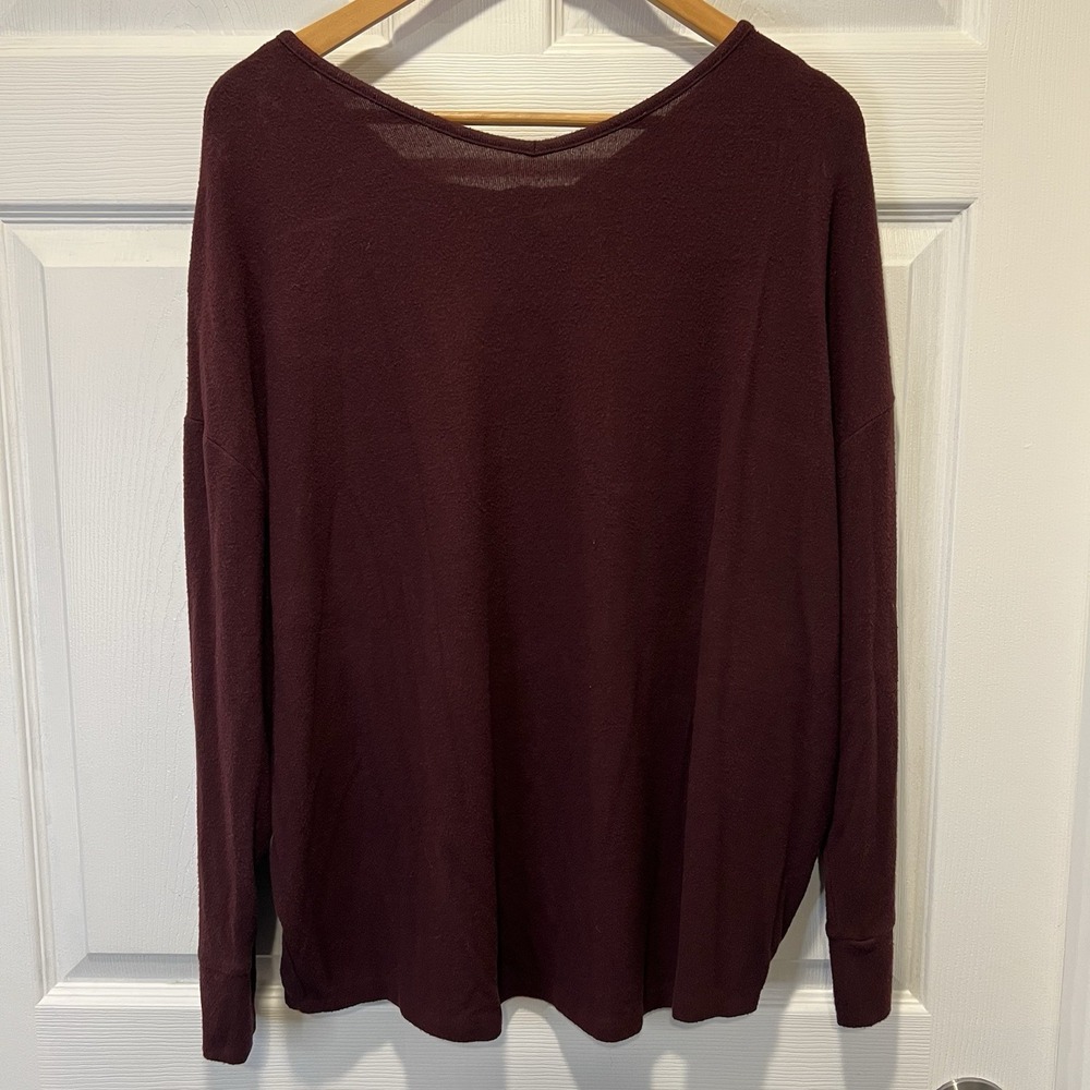 Maurices Dolman Top sz Large Back Keyhole‎ with Velvet Tie Burgundy